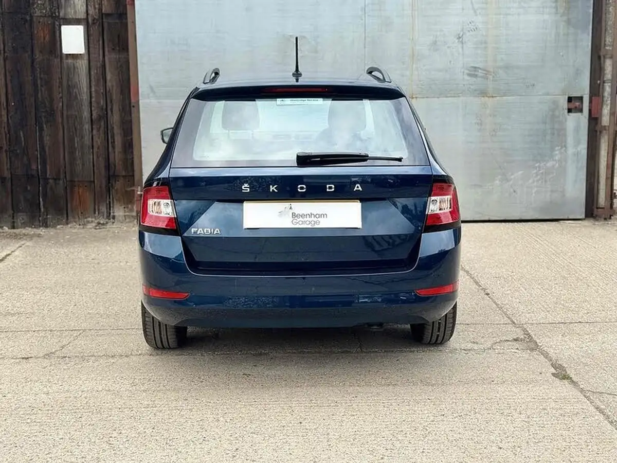 2021-skoda-fabia-10-tsi-se-95ps-estate-big-8