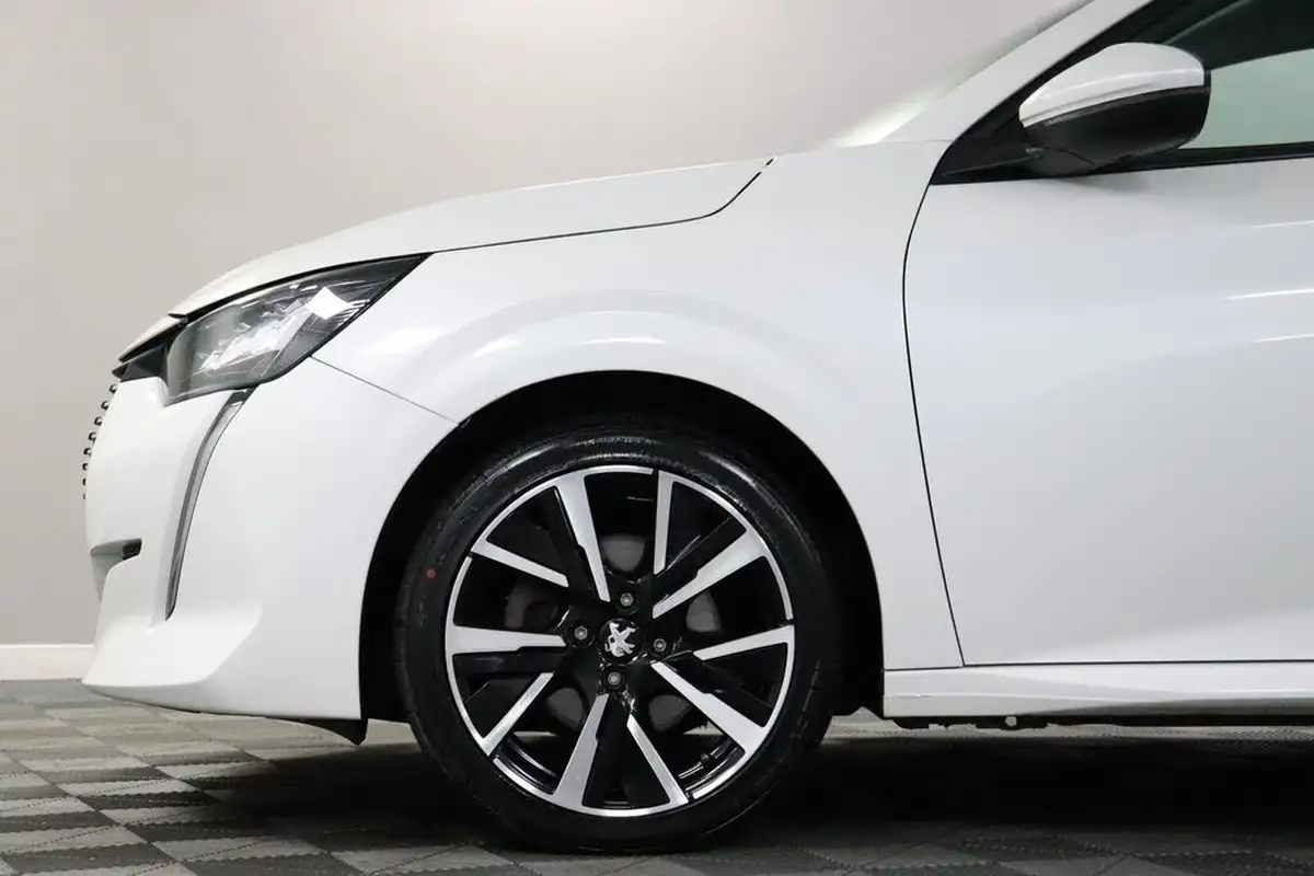 2020-peugeot-208-12-puretech-allure-130bhp-eat8-big-27