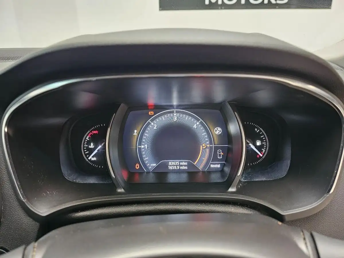2017-renault-megane-15dci-dynamique-s-nav-hatchback-big-12