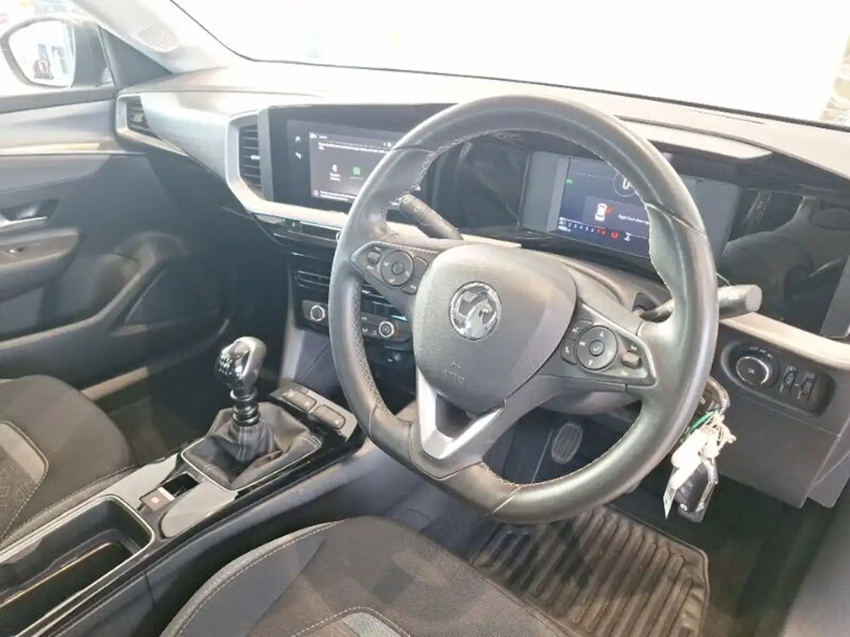 2022-vauxhall-mokka-12-se-edition-big-10