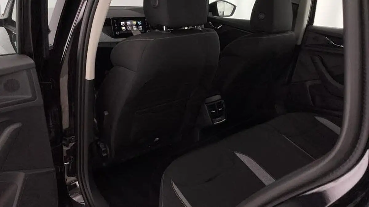 2024-skoda-kamiq-10-tsi-se-116ps-dsg-big-33