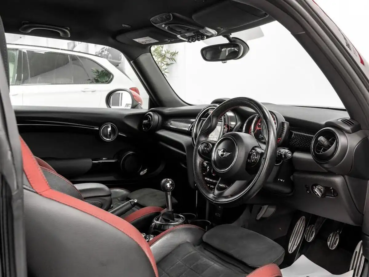 2016-mini-cooper-20-cooper-jcw-big-15