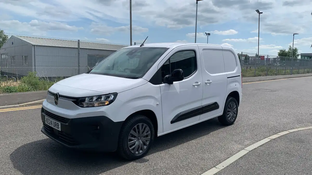 2024-citroen-berlingo-15-bluehdi-m-driver-100pseu6e-big-6