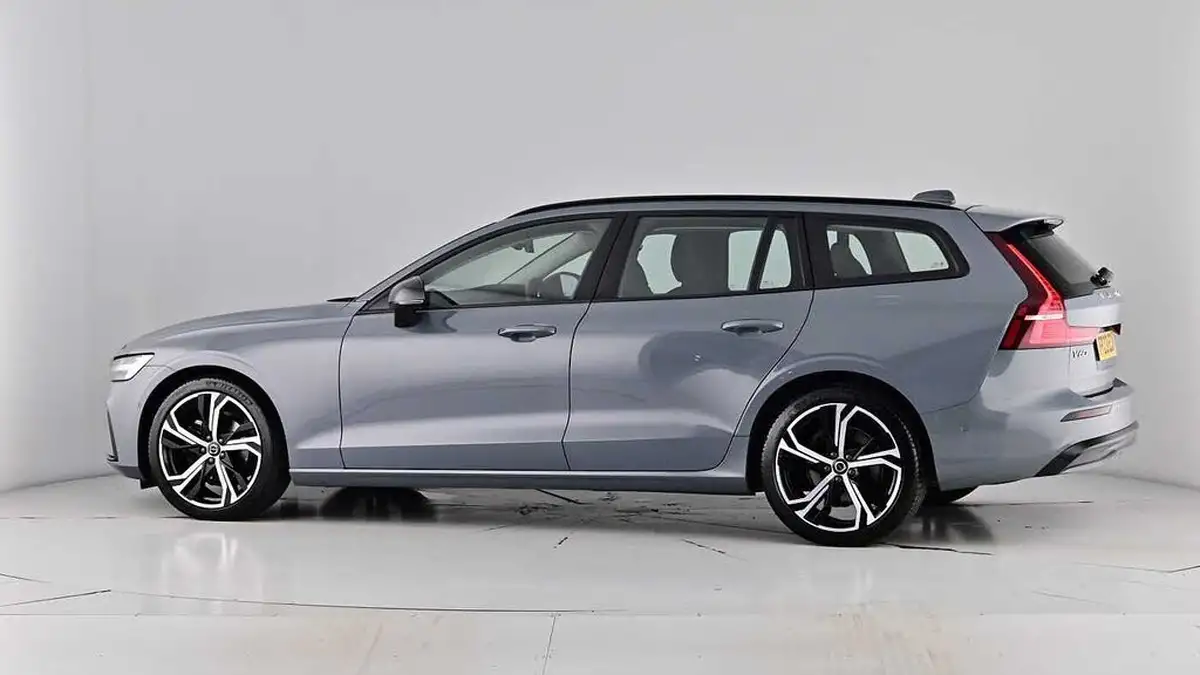 2023-volvo-v60-20-b3-plus-station-wagon-big-65