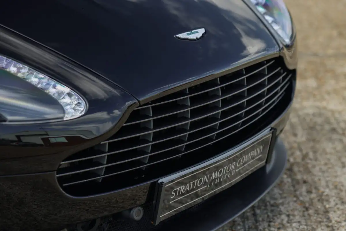 2013-aston-martin-vantage-47-coupe-big-12
