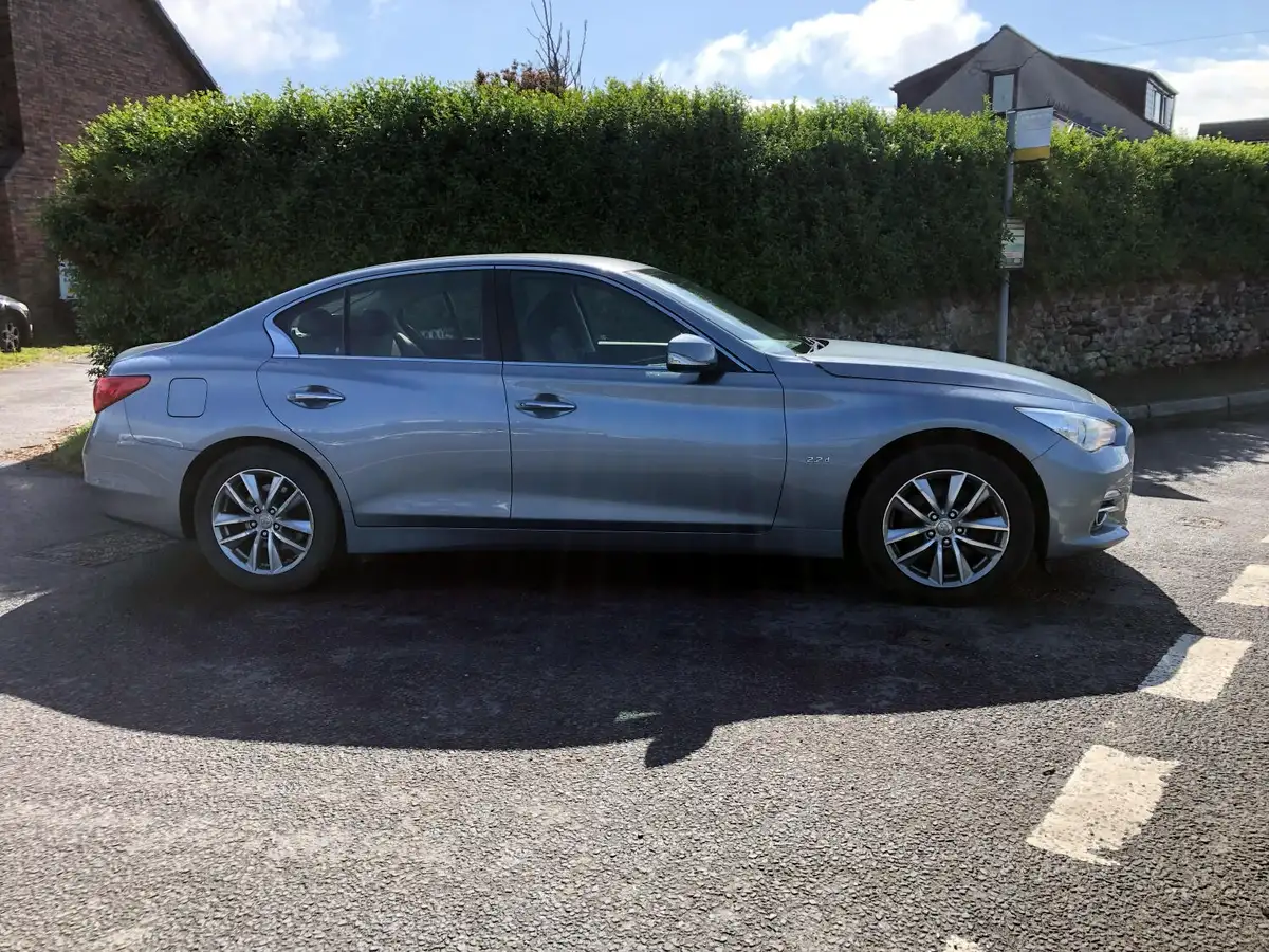 2015-infiniti-q50-22td-executive-big-1