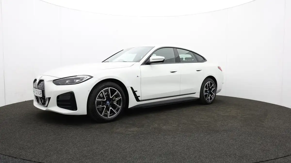 2022-bmw-i4-e-edrive40-m-sport-big-57