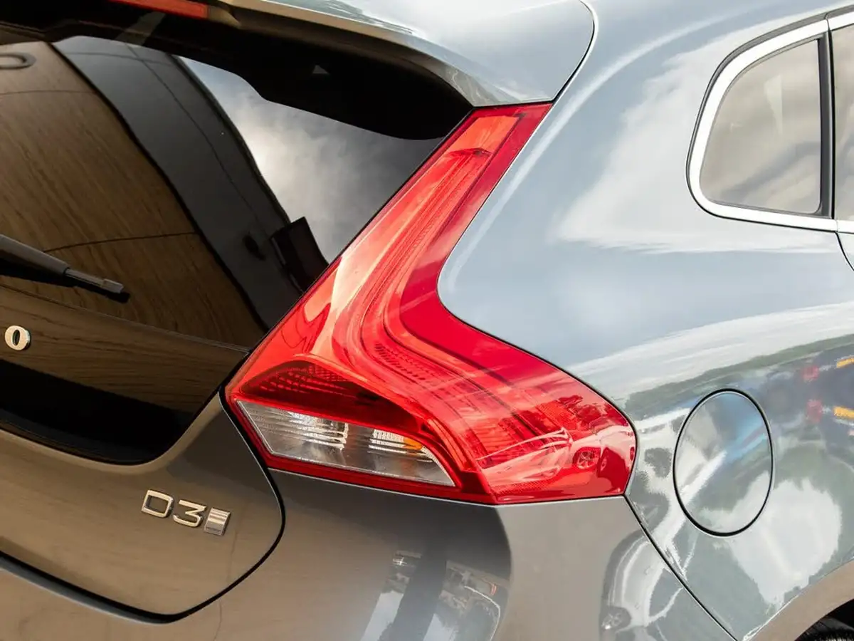 2018-volvo-v40-20td-d3-inscription-geartronic-big-8