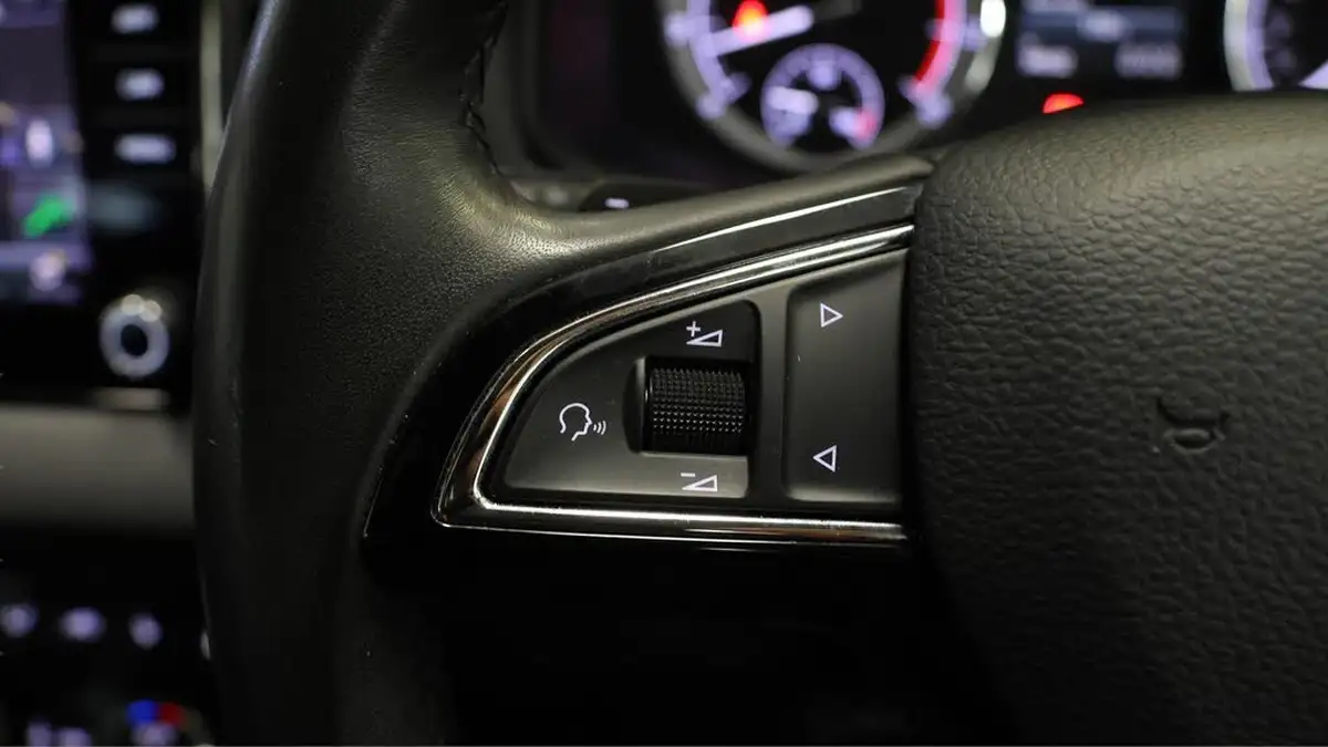 2019-skoda-karoq-15-tsi-se-l-dsg-big-23