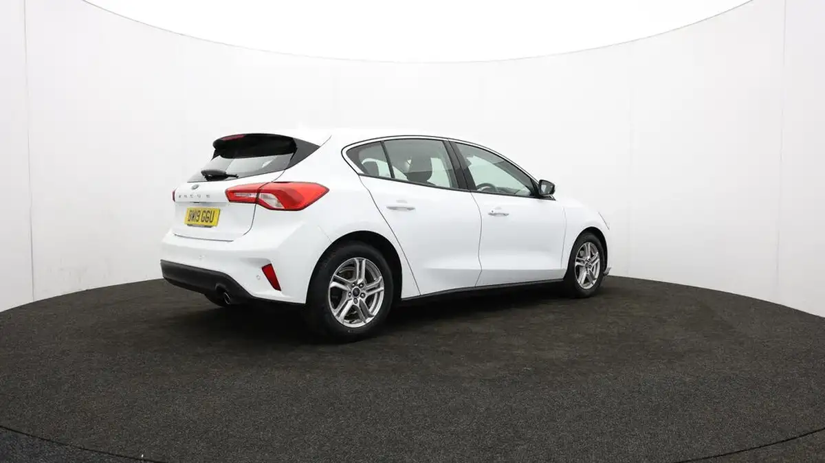 2019-ford-focus-15-zetec-120ps-hatchback-big-25