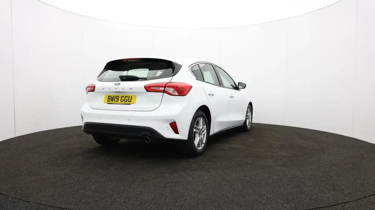 2019-ford-focus-15-zetec-120ps-hatchback-big-73