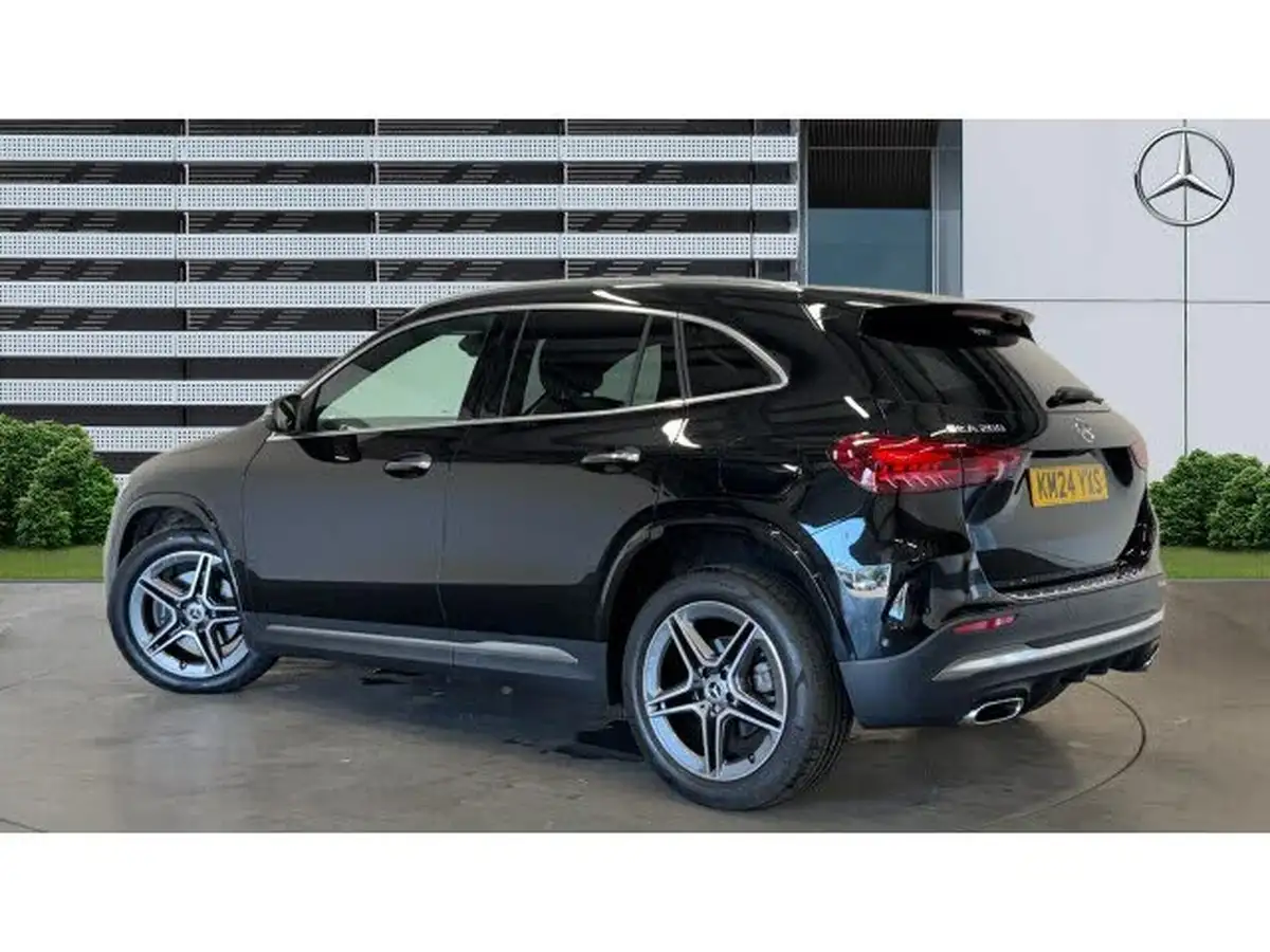 2024-mercedes-benz-gla-class-13-gla-200-amg-line-executive-big-1