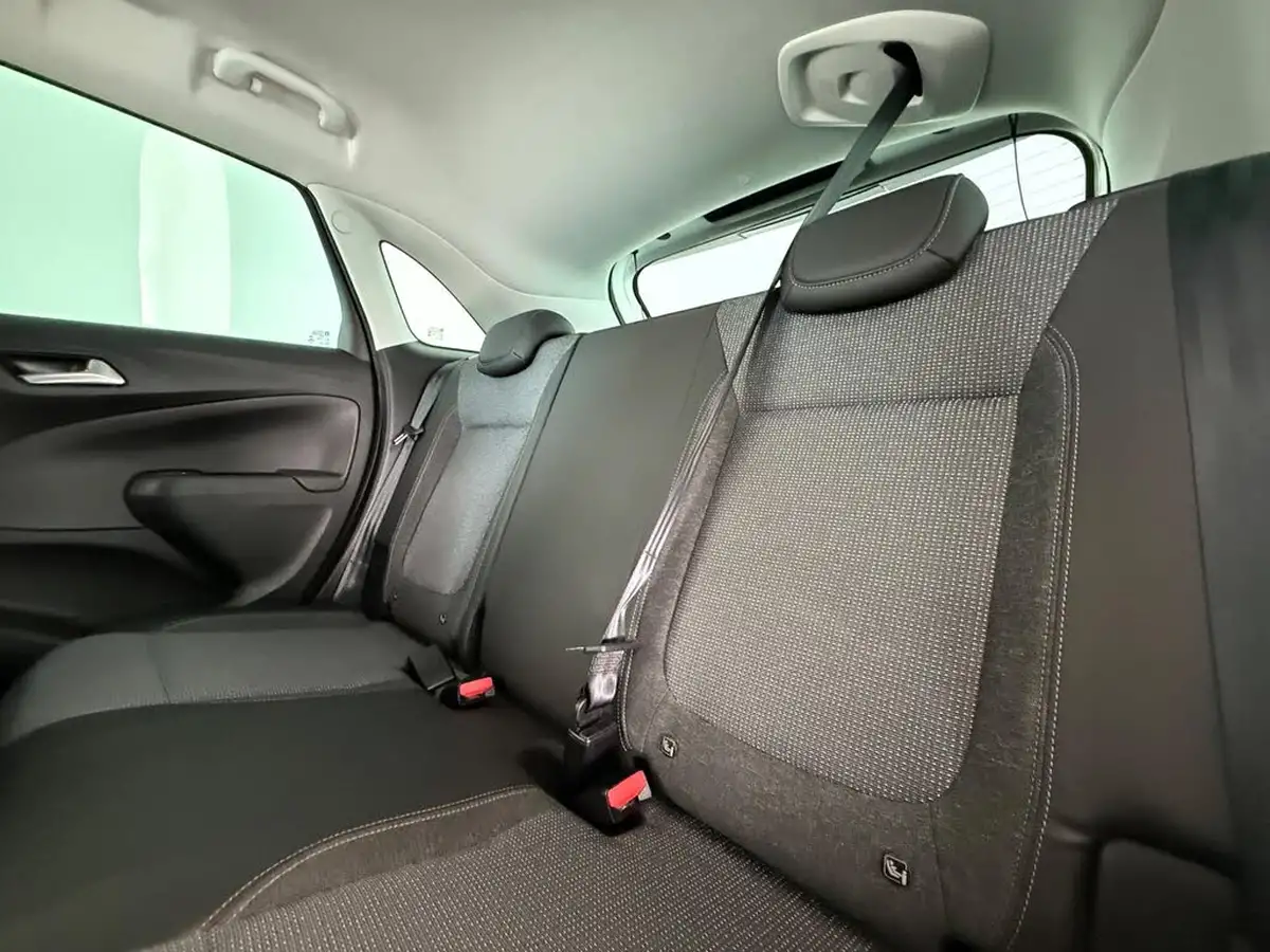 2021-vauxhall-crossland-12-elite-130ps-auto-big-15