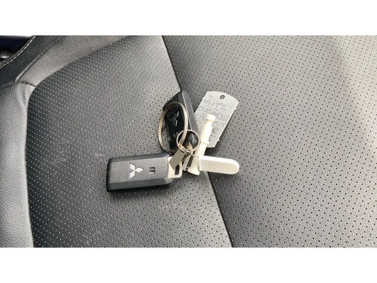 2018-mitsubishi-outlander-22di-d-4-leather-big-19