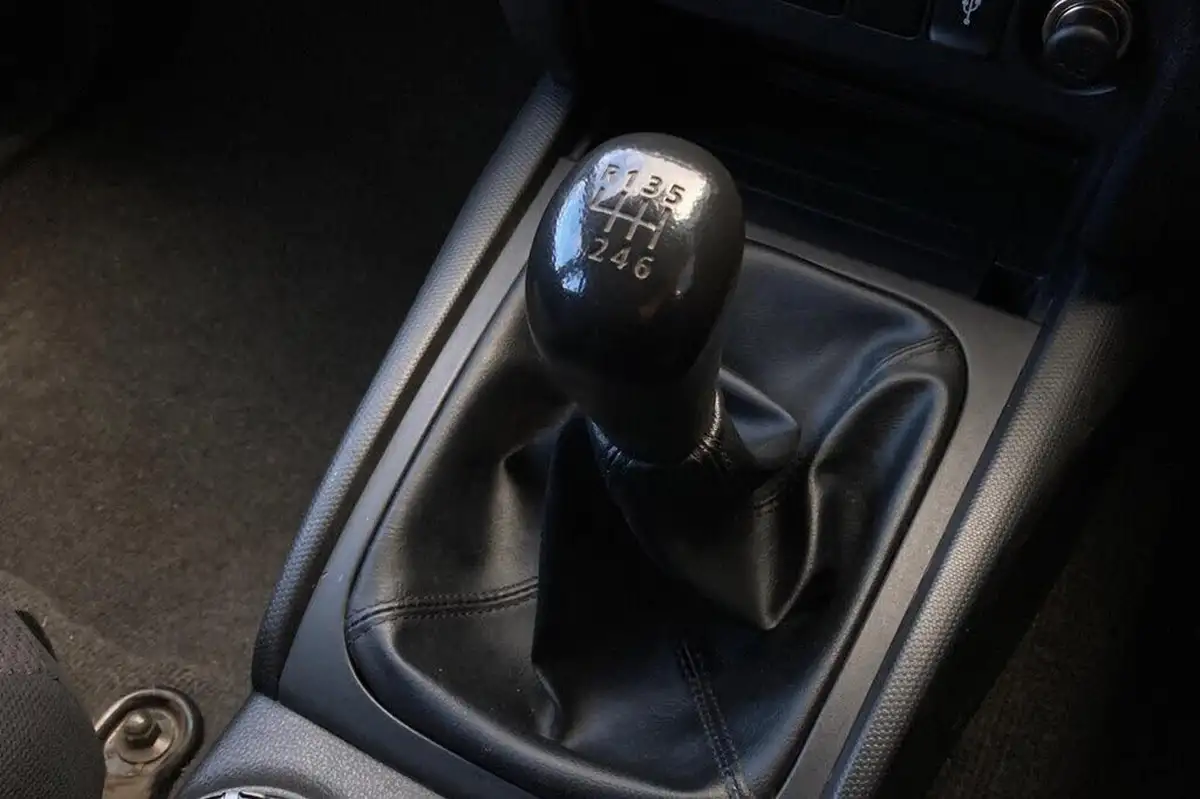 2021-mitsubishi-l200-22di-d-4-life-double-pickup-big-16