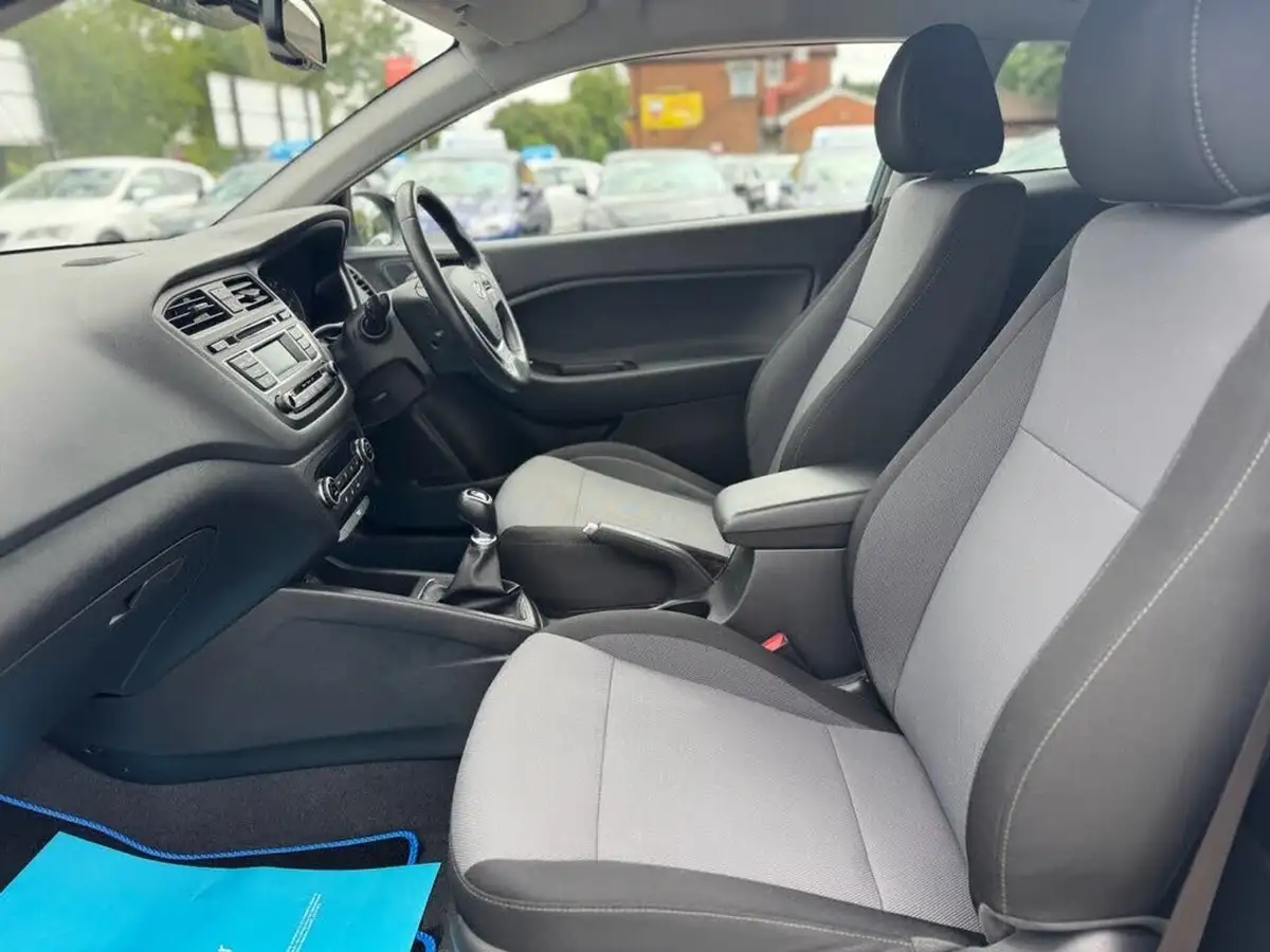 2016-hyundai-i20-12-sport-big-28