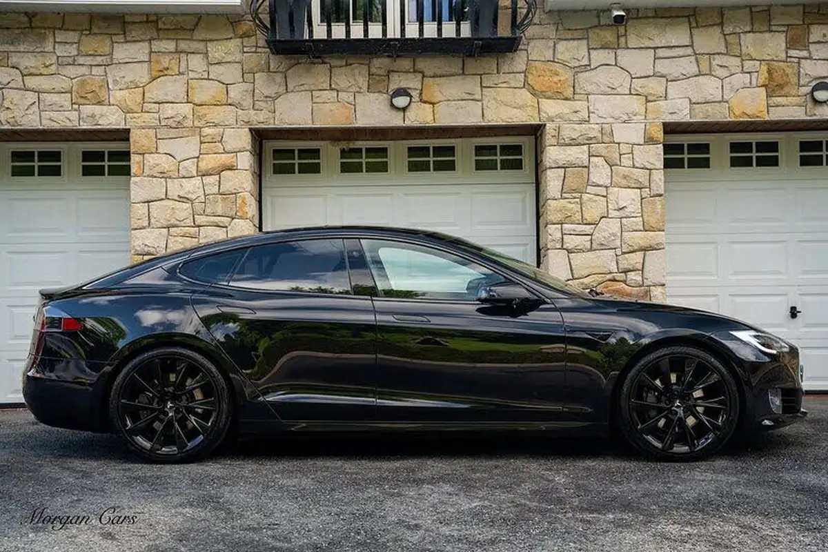 2017-tesla-model-s-e-90d-311kw-big-3