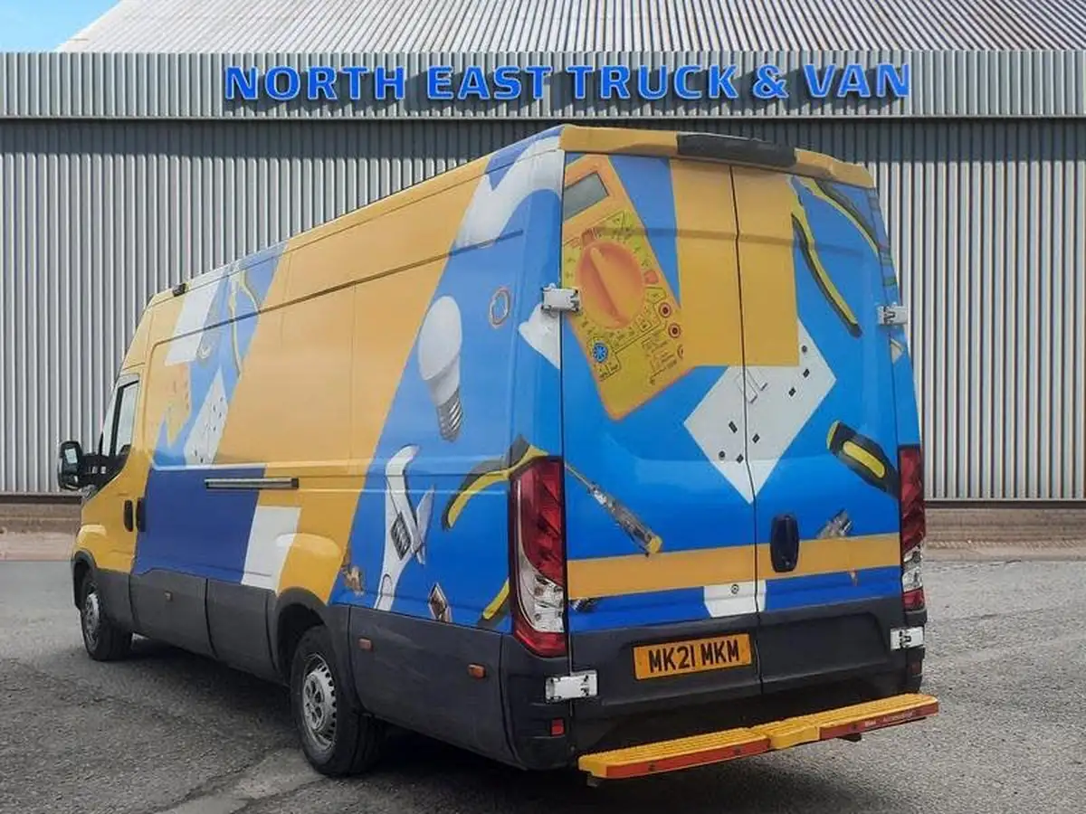 2022-iveco-daily-s-class-23td-35s14v-business-4100mm-h2-136pseu6dt-hi-matic-big-4