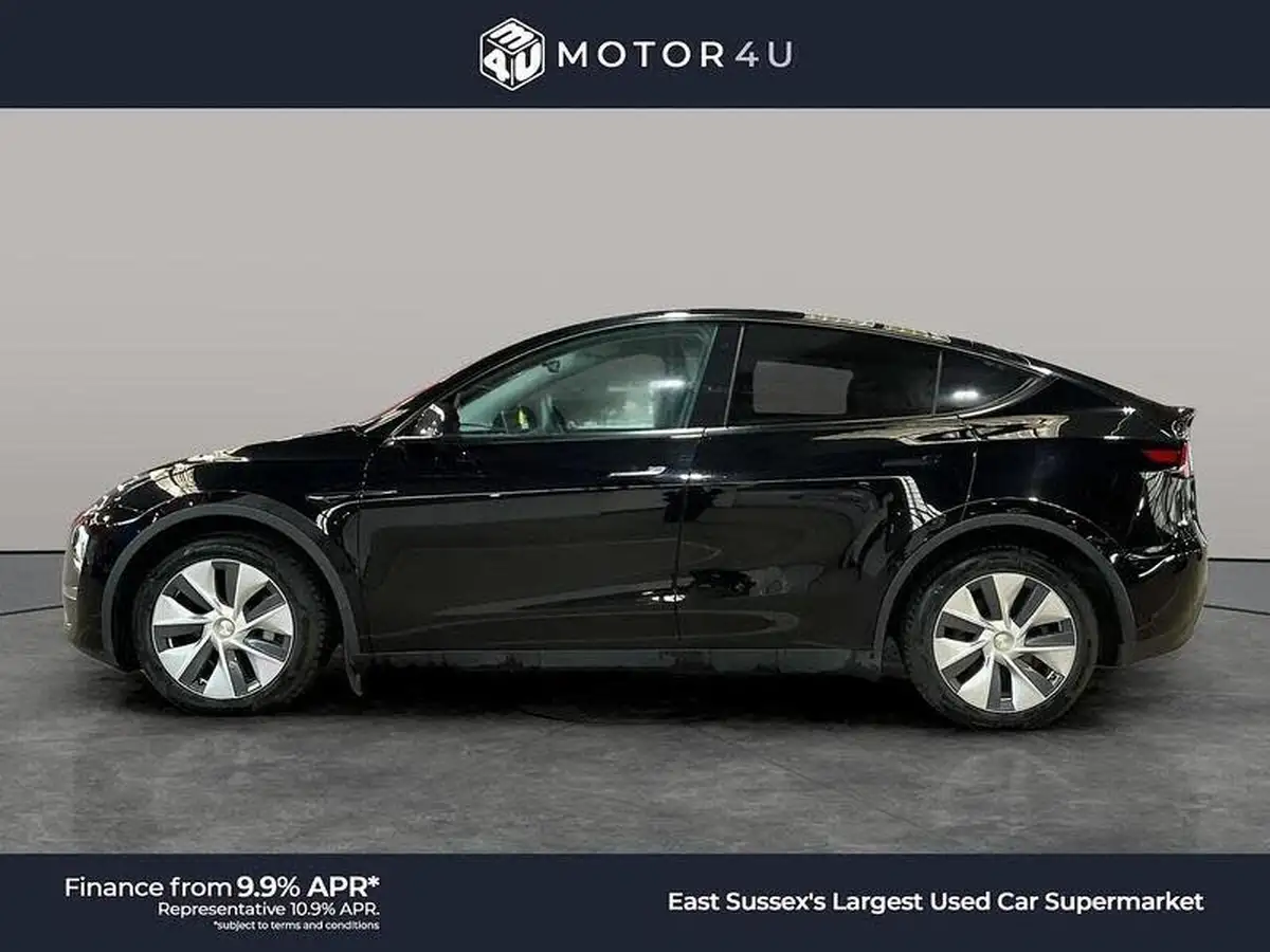 2022-tesla-model-y-e-long-range-big-5