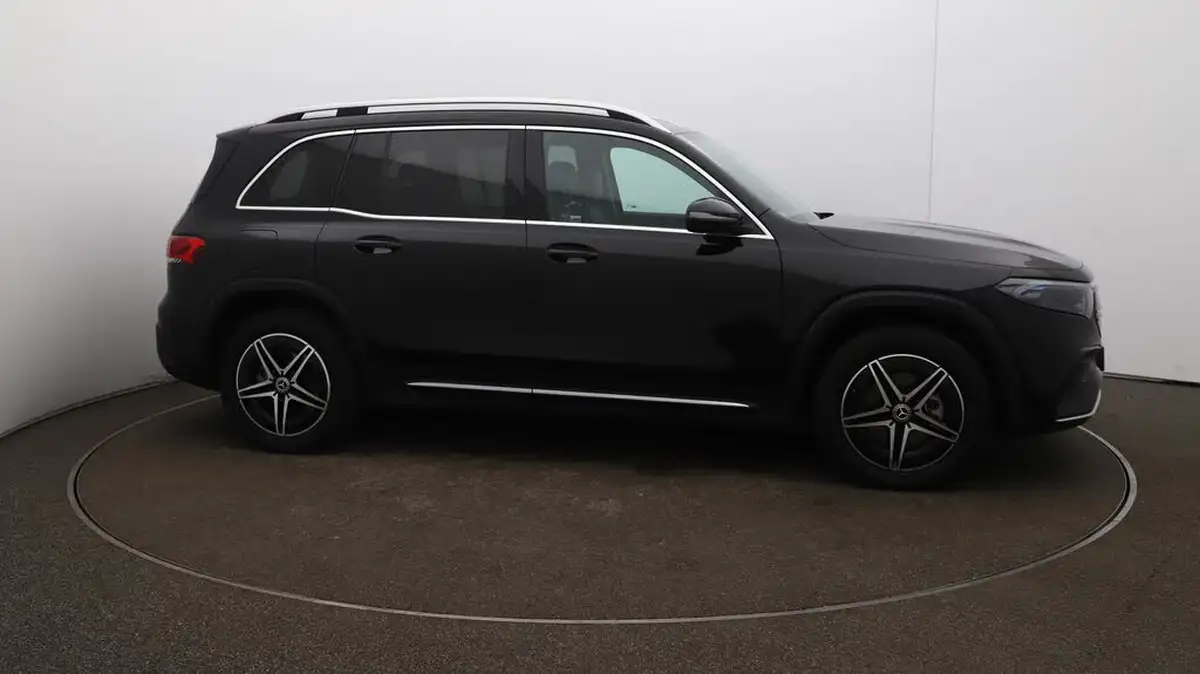 2023-mercedes-benz-eqb-e-300-amg-line-big-47