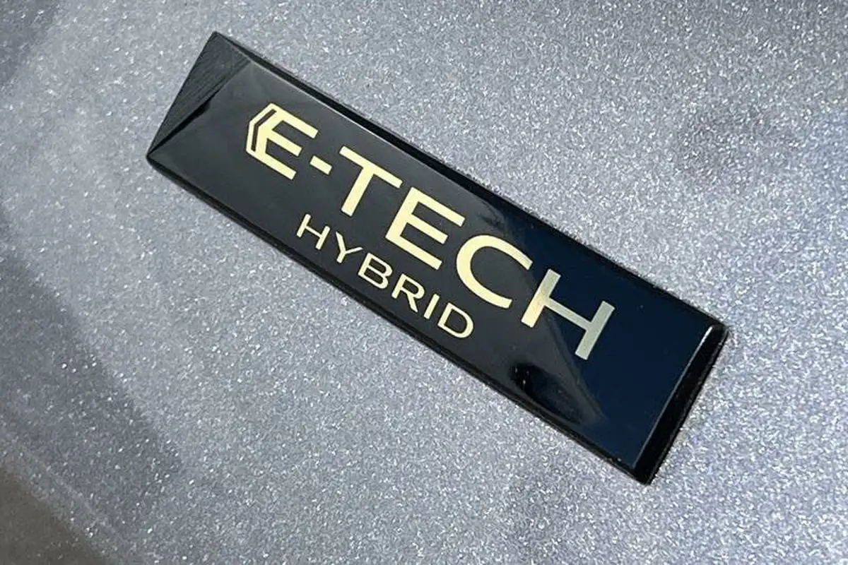 2024-renault-captur-16-techno-145ps-full-big-38