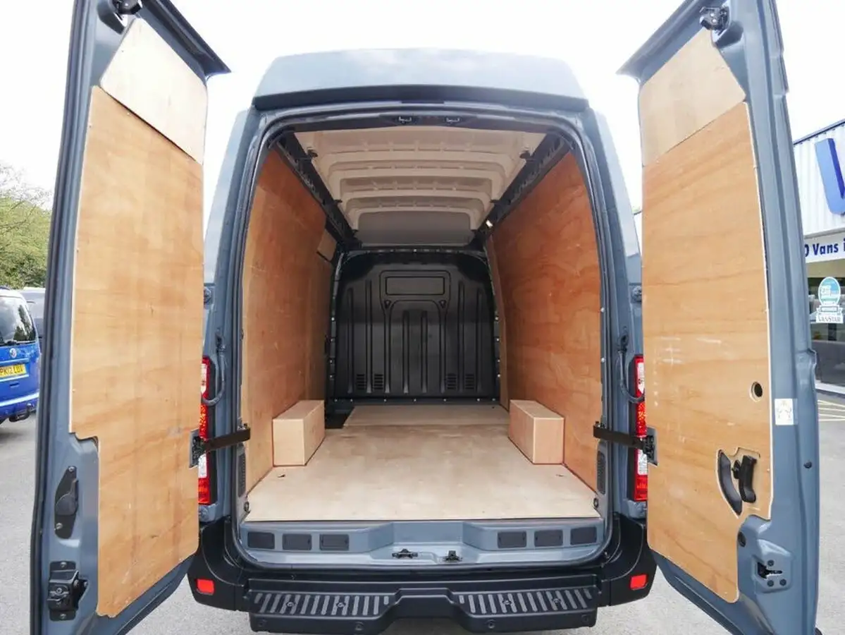 2023-nissan-interstar-23dci-f35-l3h3-tekna-135pseu6d-big-22