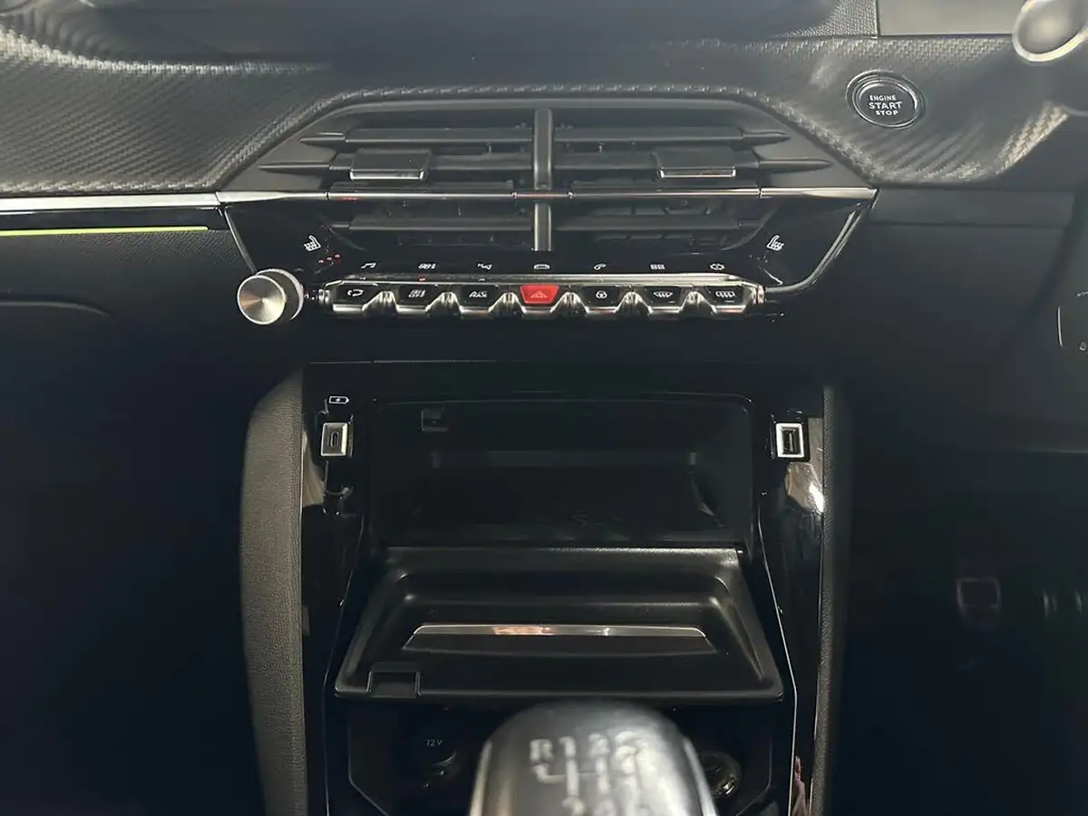 2022-peugeot-2008-suv-12-puretech-gt-big-16