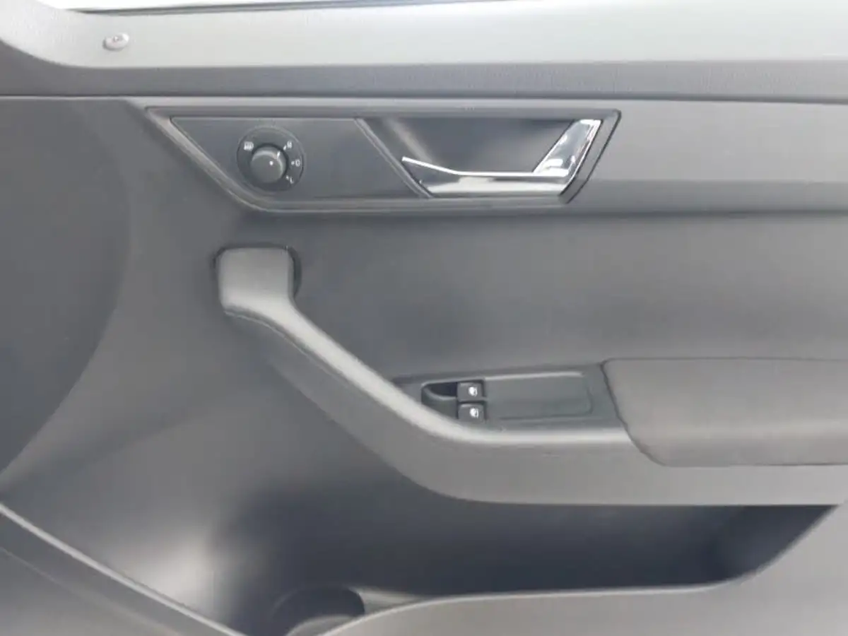 2020-skoda-fabia-10-mpi-colour-edition-60ps-big-15