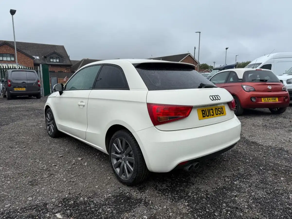 2013-audi-a1-14-sport-tfsi-122ps-hatchback-3d-1390cc-big-12