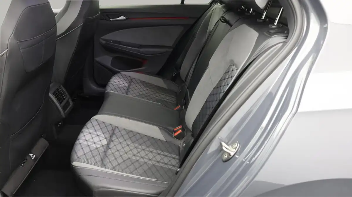 2022-volkswagen-golf-15-etsi-r-line-150ps-hatchback-big-16