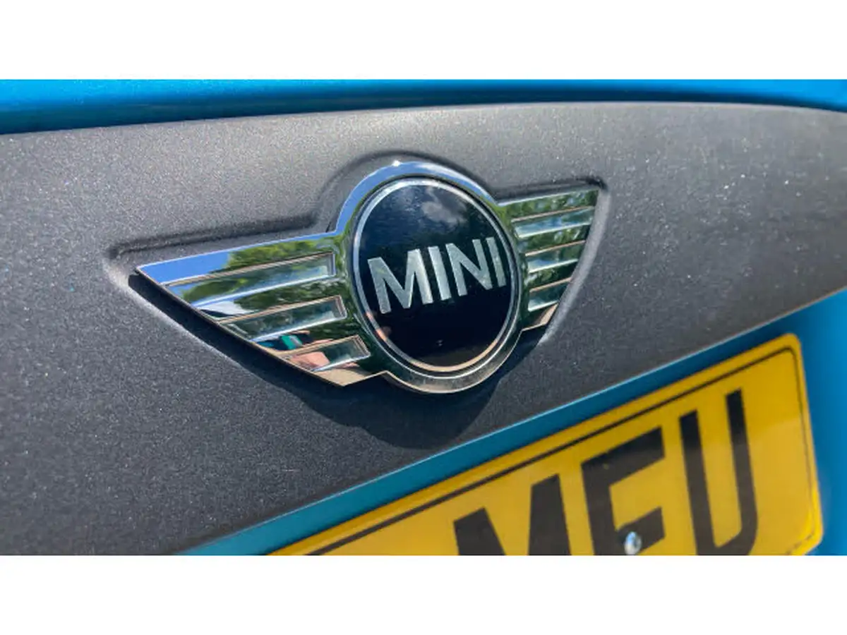 2017-mini-cooper-12-one-3d-big-38