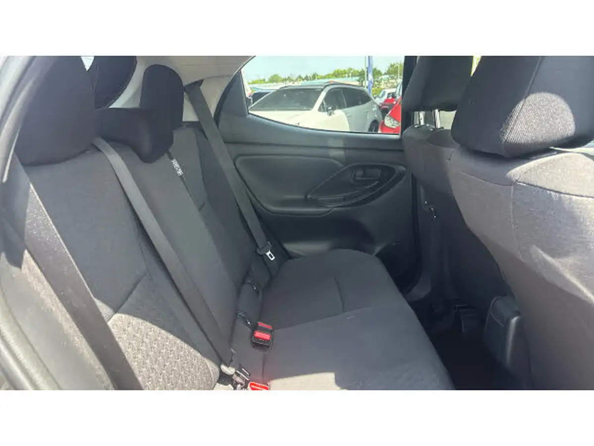 2023-toyota-yaris-15-vvt-i-design-big-11