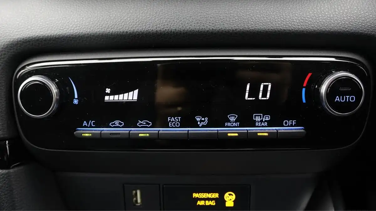 2022-toyota-yaris-15-vvt-i-icon-big-12