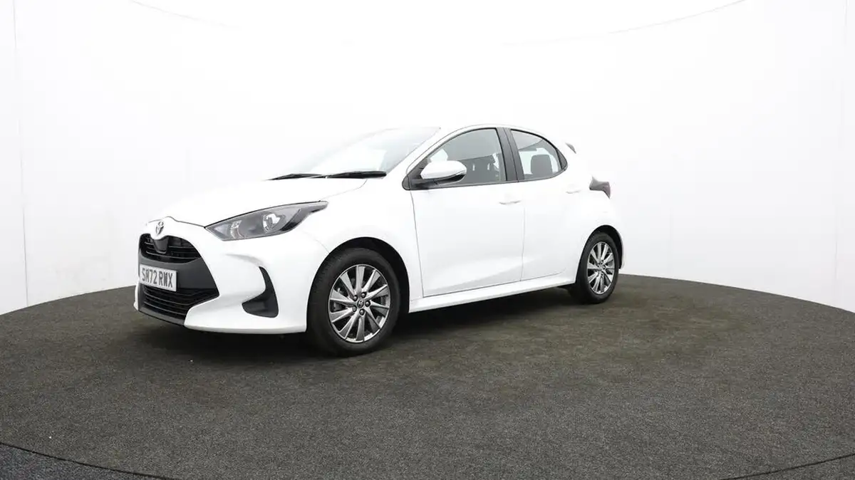 2022-toyota-yaris-15-vvt-i-icon-big-64