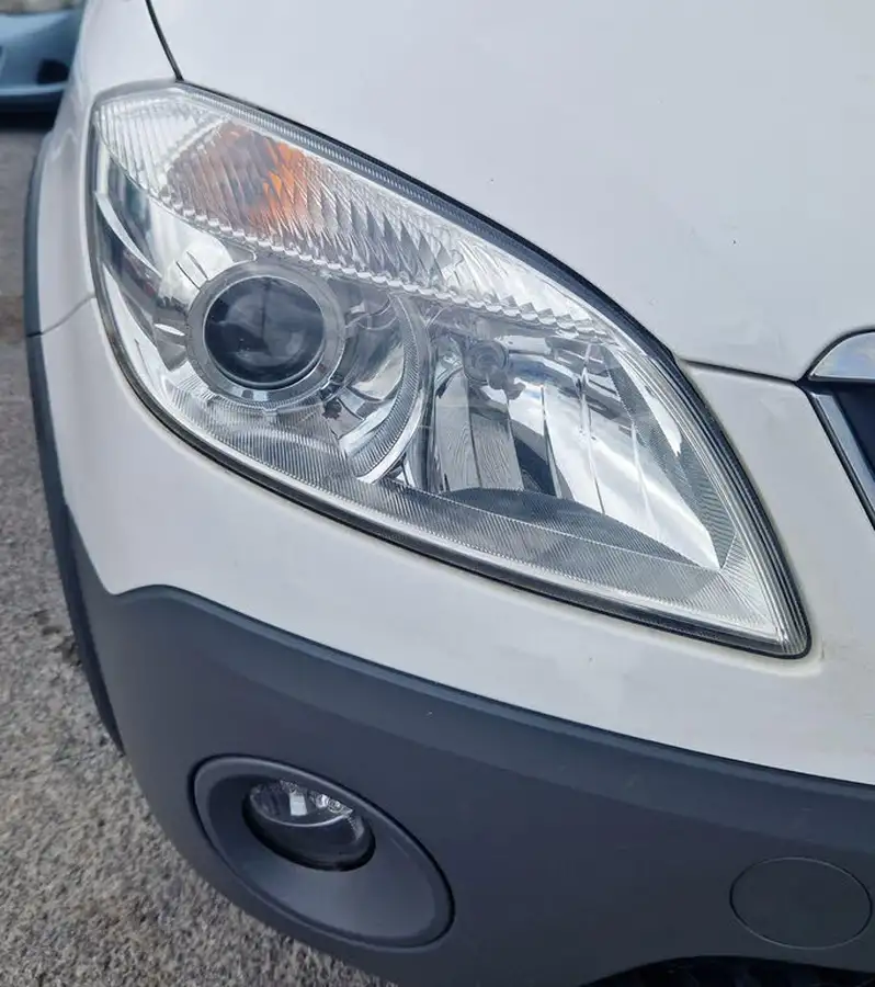 2013-skoda-fabia-16td-scout-big-34