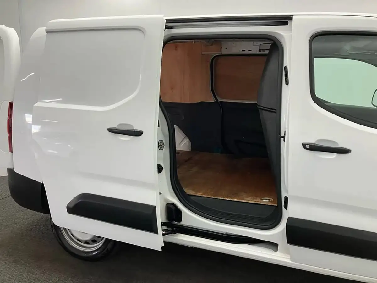 2021-vauxhall-combo-15cdti-edition-2300-100pseu6dt-l2h1-panel-big-27