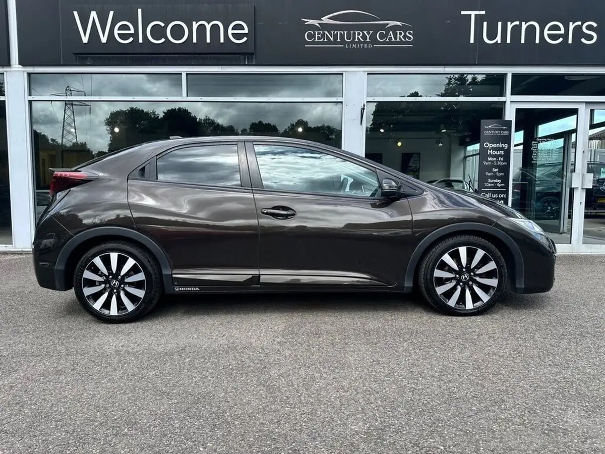2016-honda-civic-18-i-vtec-se-plus-navi-hatchback-auto-big-3