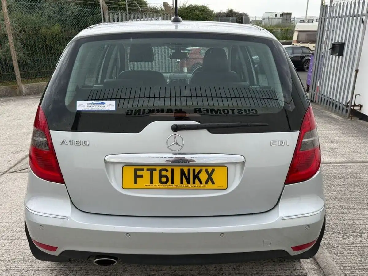 2012-mercedes-benz-a-class-20td-a180-avantgarde-se-cvt-big-3