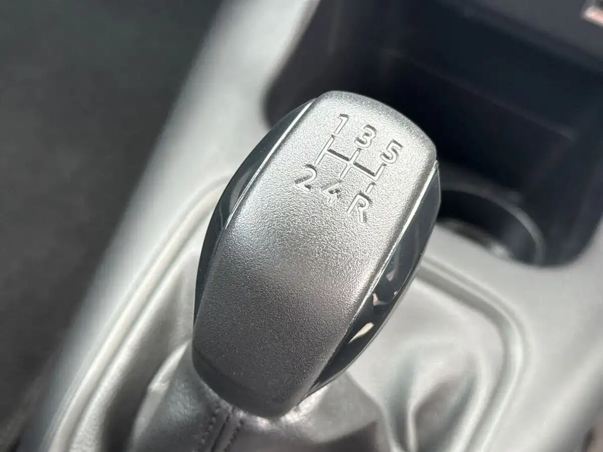 2018-citroen-c3-12-puretech-feel-82ps-big-27