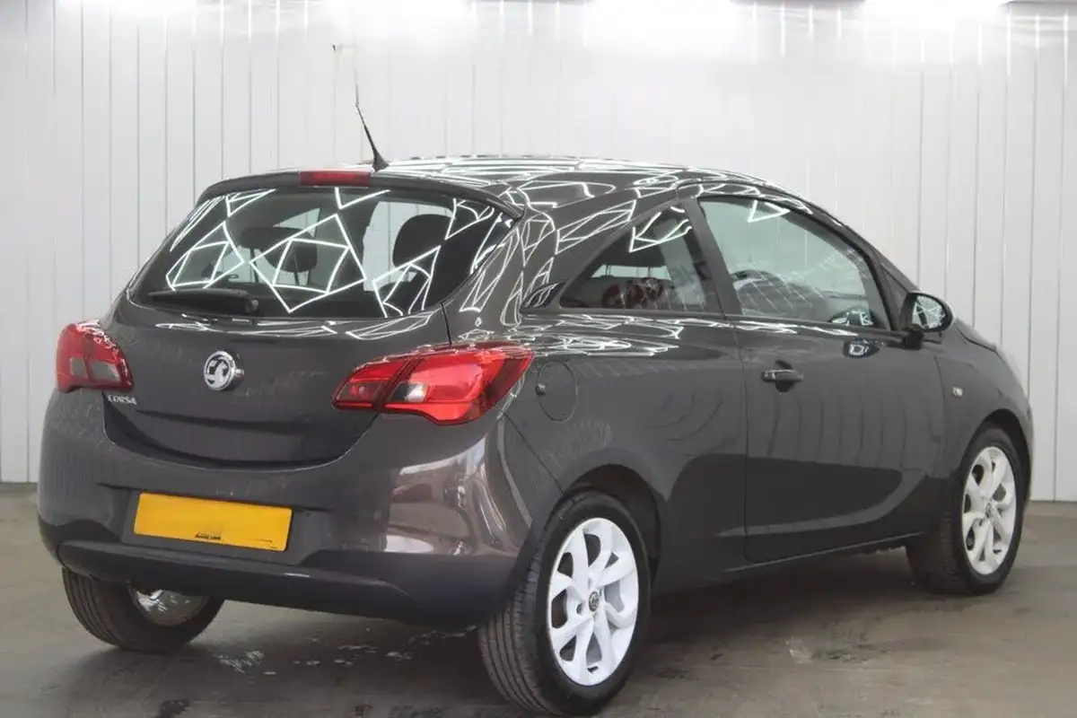 2015-vauxhall-corsa-14-sting-3d-big-4