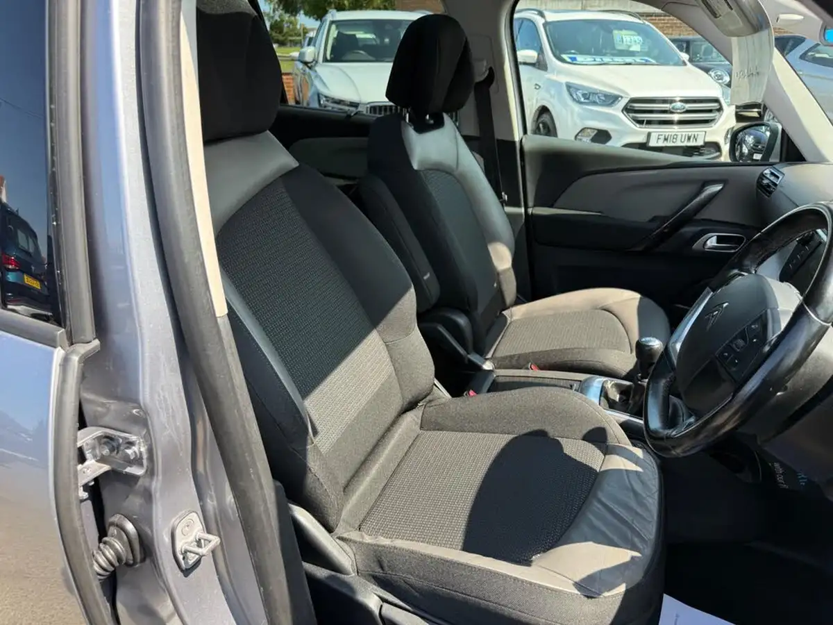 2017-citroen-grand-c4-picasso-20bluehdi-flair-big-15