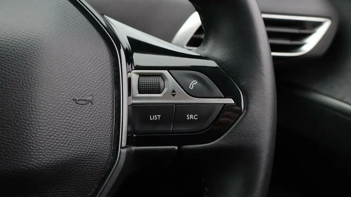 2021-peugeot-5008-suv-12-puretech-allure-premium-big-27