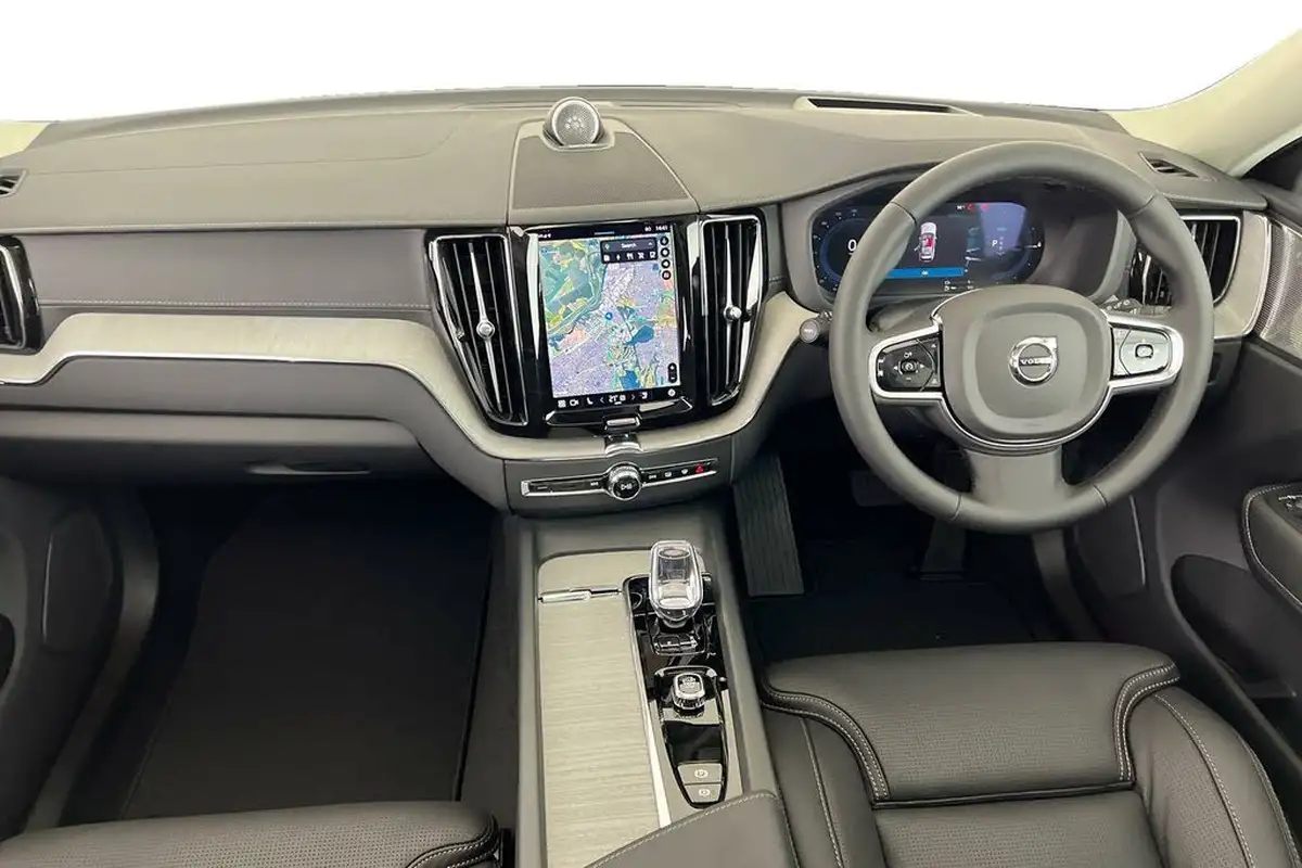 2024-volvo-xc60-20-t8-ultimate-dark-big-5