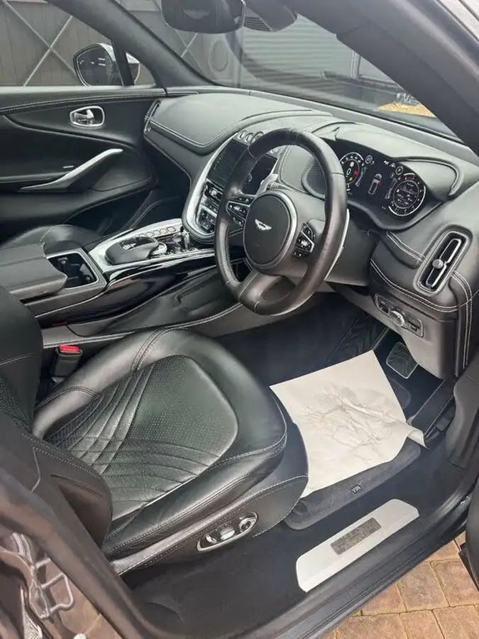 2020-aston-martin-dbx-40-v8-big-9