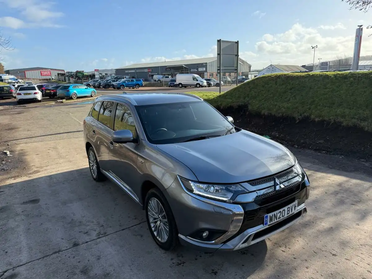 2020-mitsubishi-outlander-24-dynamic-phev-big-10