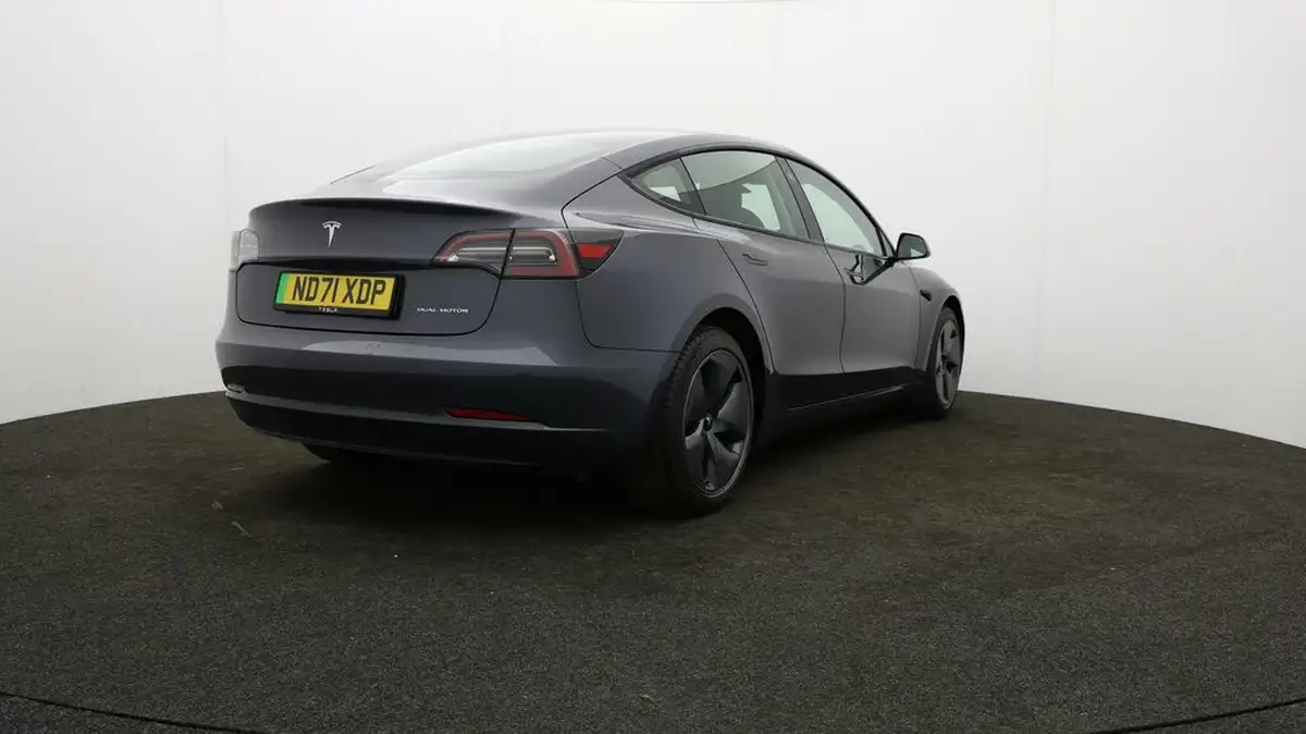 2021-tesla-model-3-e-long-range-awd-big-75