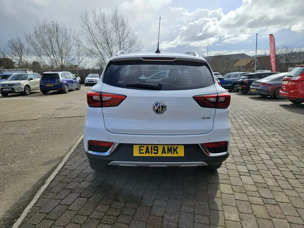 2019-mg-zs-suv-15-vti-tech-exclusive-105bhp-big-5