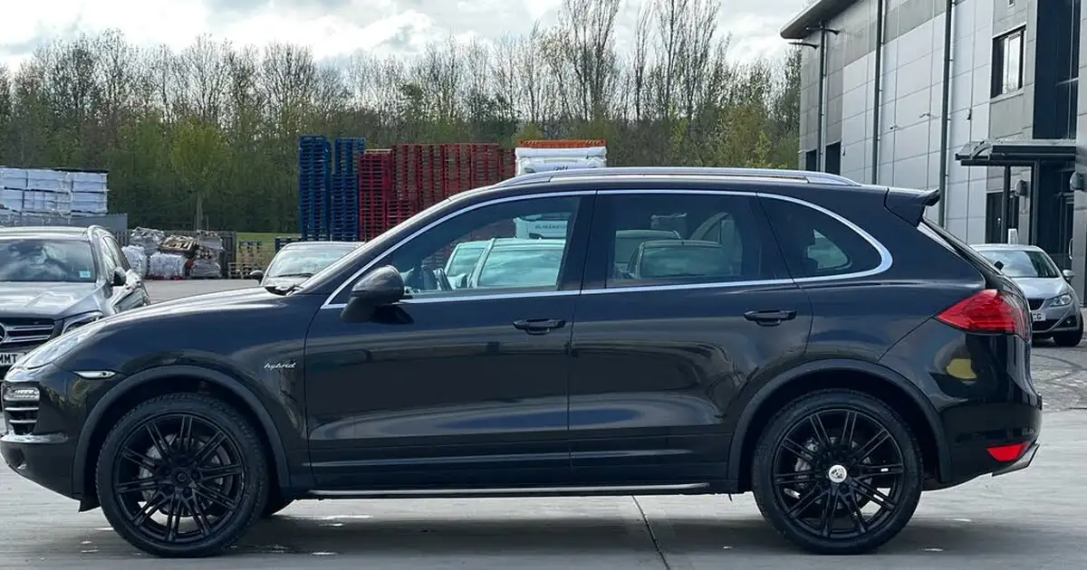 2012-porsche-cayenne-30-s-big-8