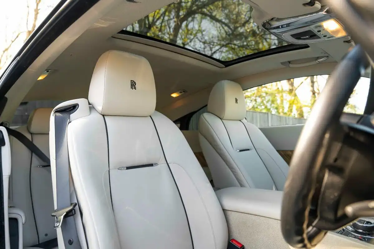 2014-rolls-royce-wraith-v12-big-8