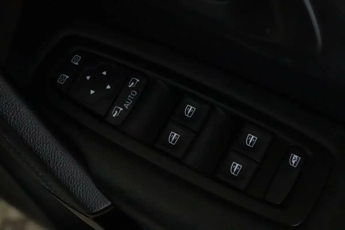 2020-renault-kadjar-13-tce-s-edition-140bhp-1332cc-edc-auto-big-14